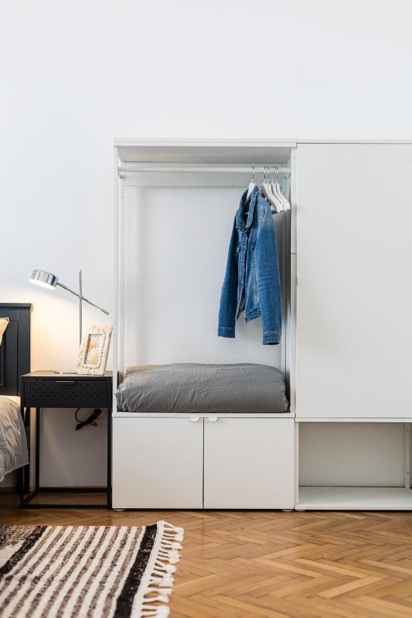 City Center Apartment With Balcony 布达佩斯 外观 照片